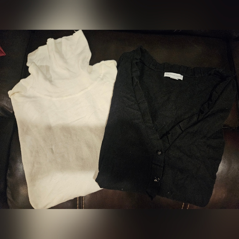 Womens Lot Of "NEW YORK AND COMPANY Sweaters Size L